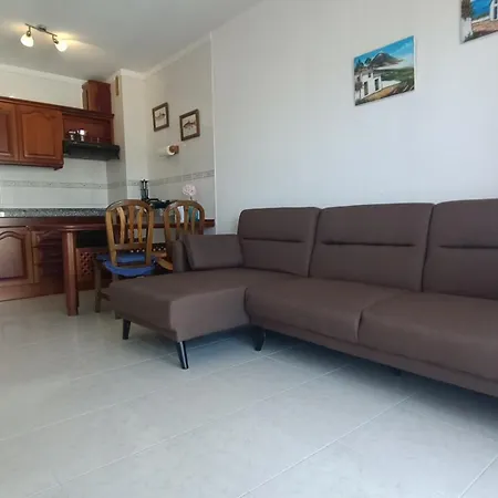 Alquilaencanarias Tio Claudio * אל מדאנו